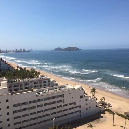 Beautiful 3 Bedroom, Fully Furnished, On The Beach Mazatlán Εξωτερικό φωτογραφία