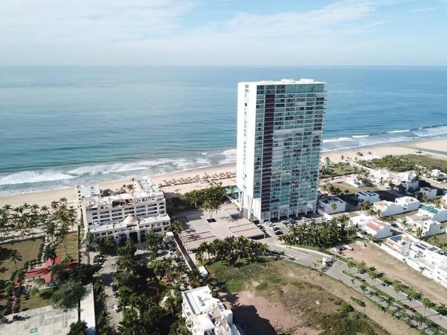 Beautiful 3 Bedroom, Fully Furnished, On The Beach Mazatlán Εξωτερικό φωτογραφία