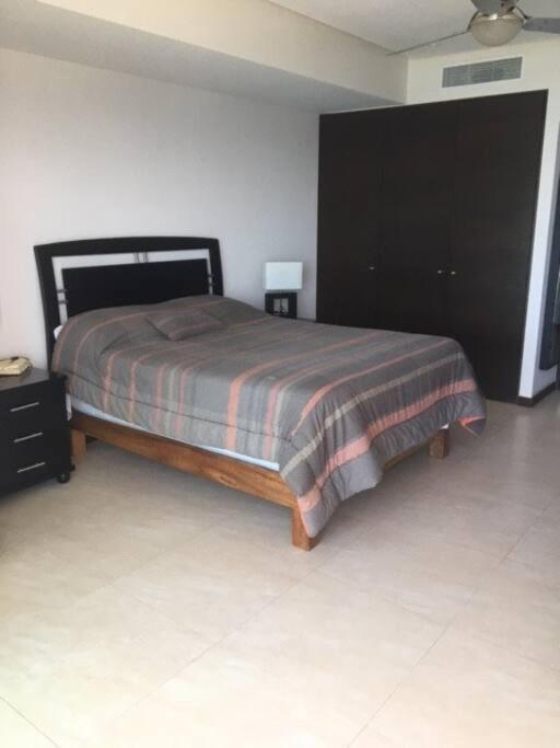 Beautiful 3 Bedroom, Fully Furnished, On The Beach Mazatlán Εξωτερικό φωτογραφία
